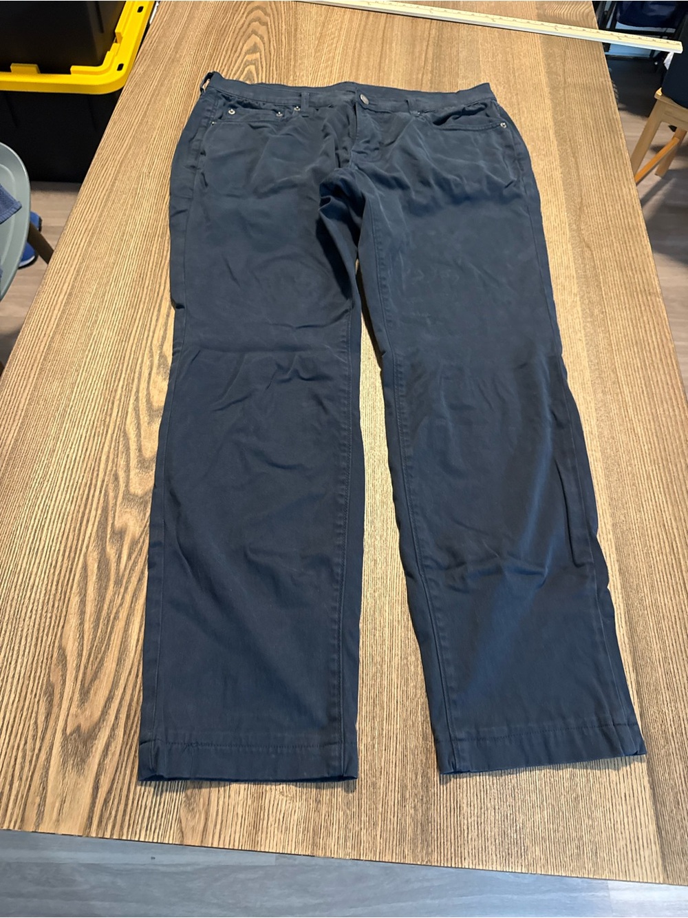 Men's Casual Straight-Leg Pants in Dark Navy